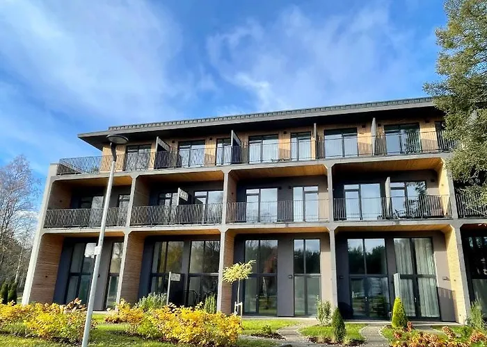 Albatross Club House 9